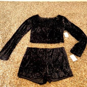 Black 2 piece cropped outfit